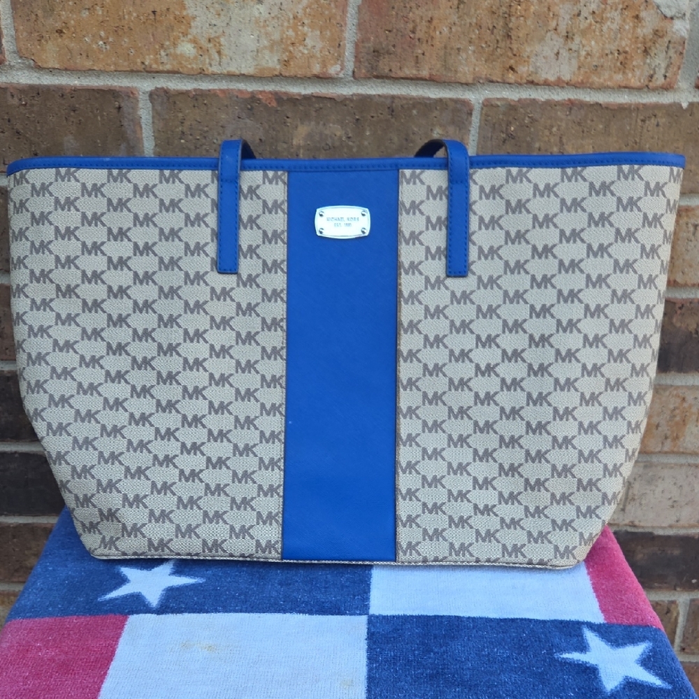 Michael Kors Signature Tote in Blue and Tan